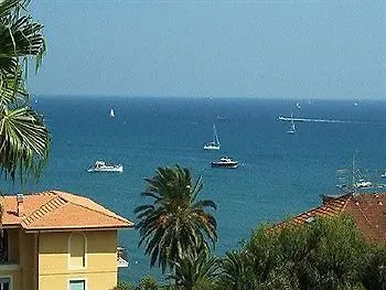 Отель Nettuno Диано-Марина